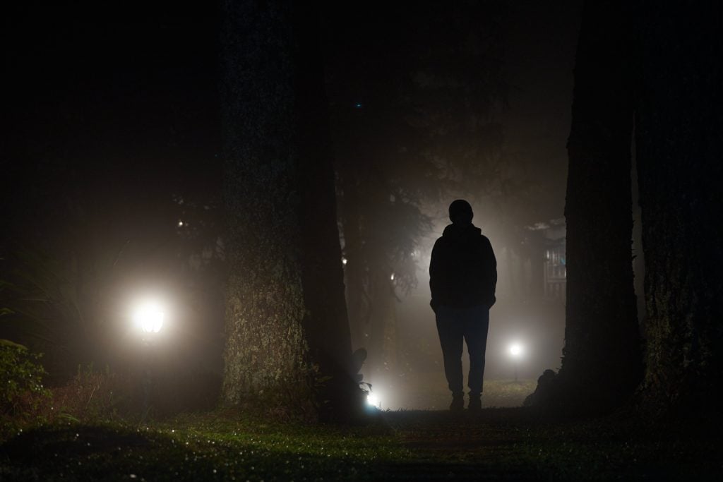 Vedci skúmaním mozgu zistili, že neskoro v noci sa dostáva do popredia naše temné ja. Môže to mať rôzne negatívne následky.