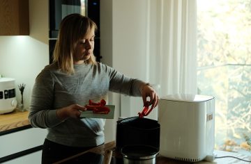 Teplovzdušná fritéza vs. rúra. Odborníčka vysvetlila, kedy sa oplatí siahnuť po ktorom spotrebiči