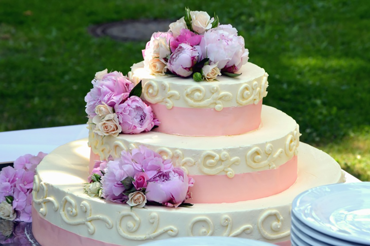 Koľko by si bol ochotný zaplatiť za svadobnú tortu? Cukrár vyrobil krásny kúsok za šialenú cenu