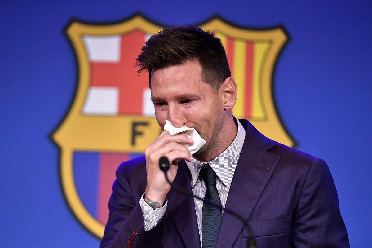 Vreckovka, ktorou si dojatý Lionel Messi utieral slzy na tlačovke, sa predáva za milión dolárov