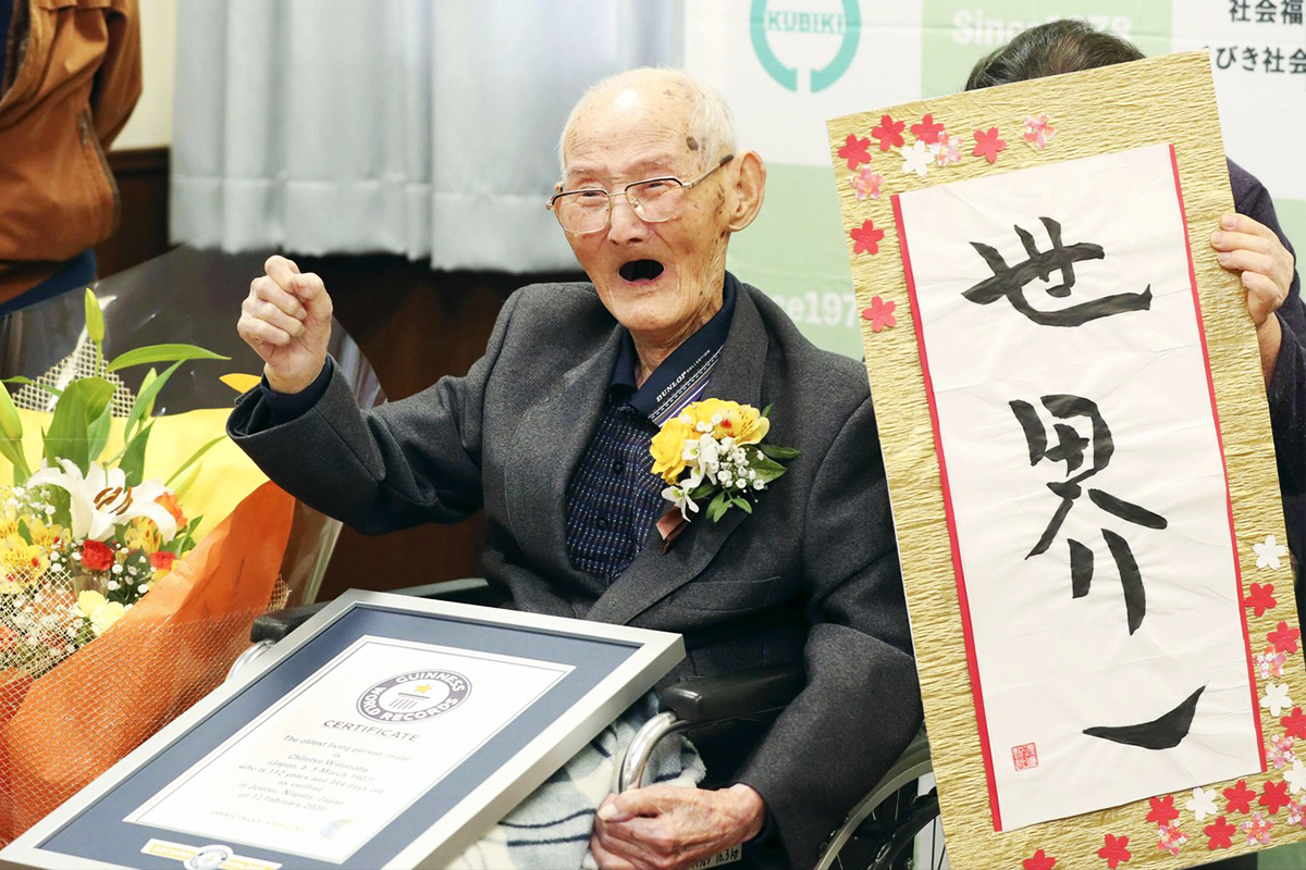Najstarší muž na svete prezradil recept na dlhovekosť