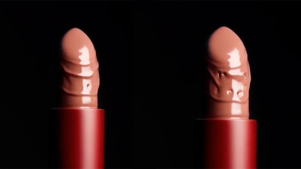 Na trh prichádza nový rúž, ktorý v reklame vyzerá ako mužský pohlavný orgán
