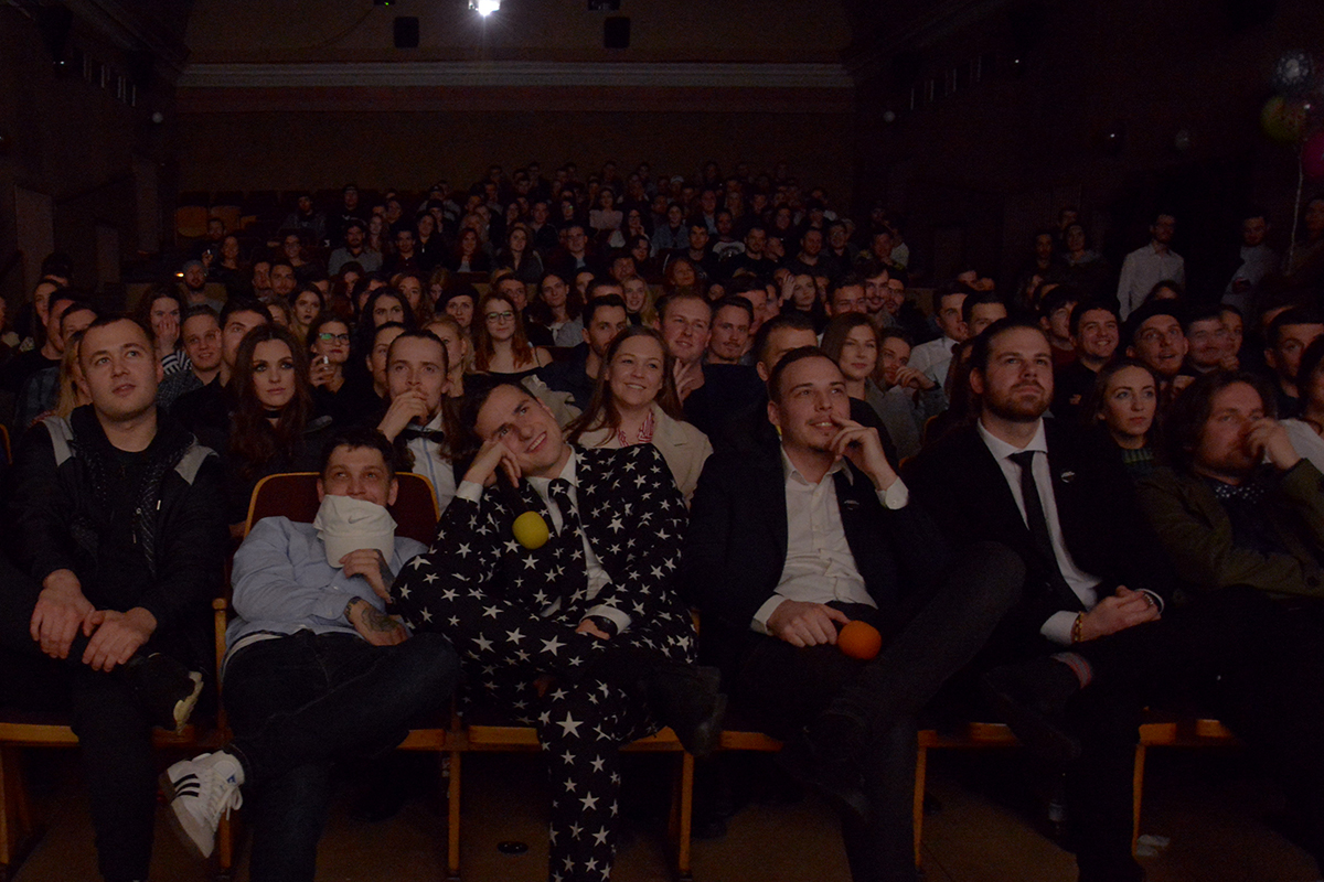 Partia kamarátov z Košíc usporiadala v kine premietanie svojho zábavného videa