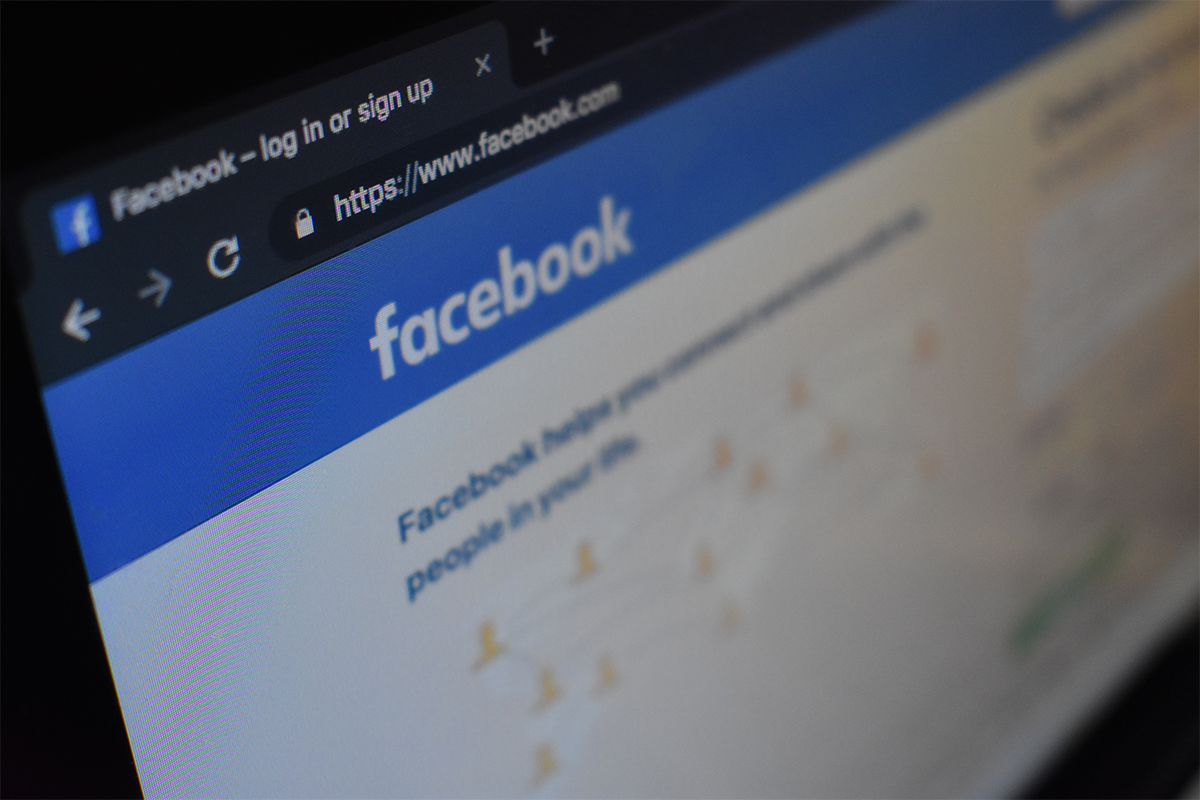 Facebook zmenil logo a namiesto uznania dostal od ľudí výsmech