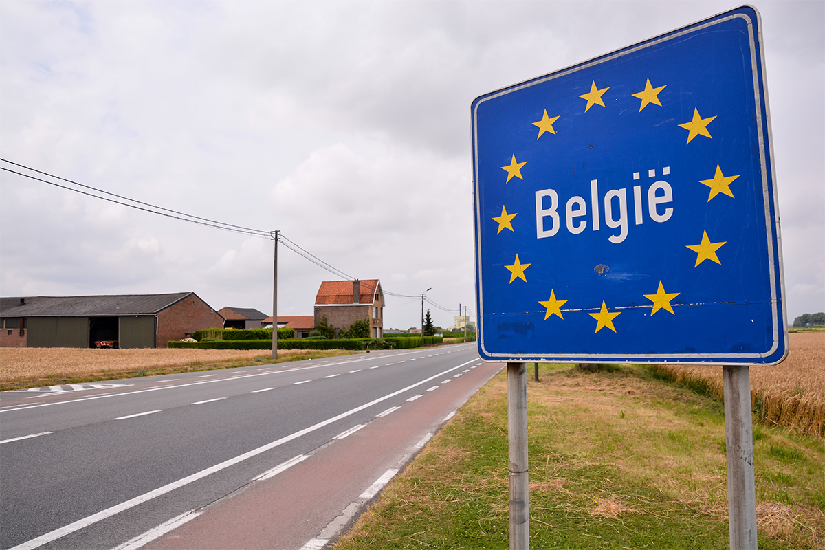 Farmár nechtiac posunul hranicu Belgicka s Francúzskom. Hraničný kameň stál v ceste jeho traktoru