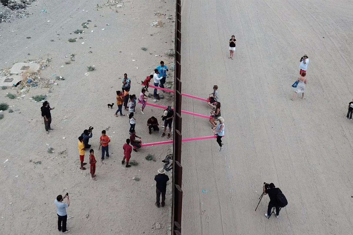 Hojdačky na hranici medzi USA a Mexikom získali dizajnové ocenenie
