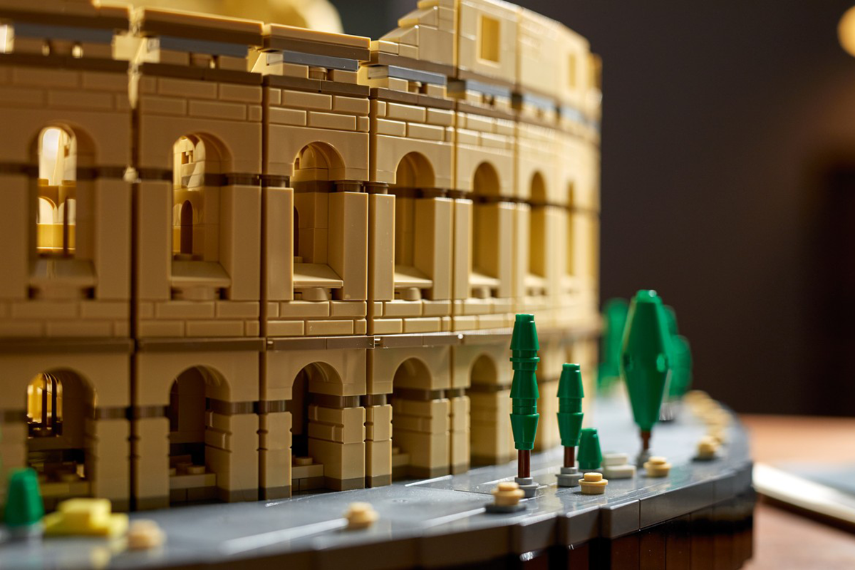 Lego predstavilo svoju najväčšiu stavebnicu. Rímske Koloseum sa skladá z 9036 dielikov