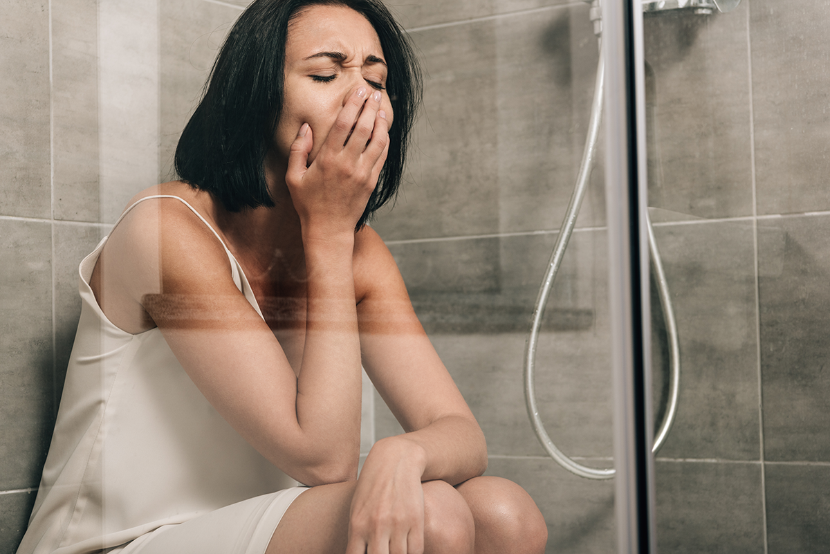 Tri štvrtiny ľudí sa v prieskume priznali, že sprcha je ich obľúbené miesto pre plač