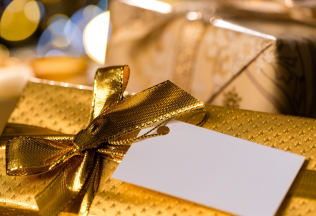 darčeky, ktoré nosia nešťastie, čo nedávať na Vianoce, povery, perly