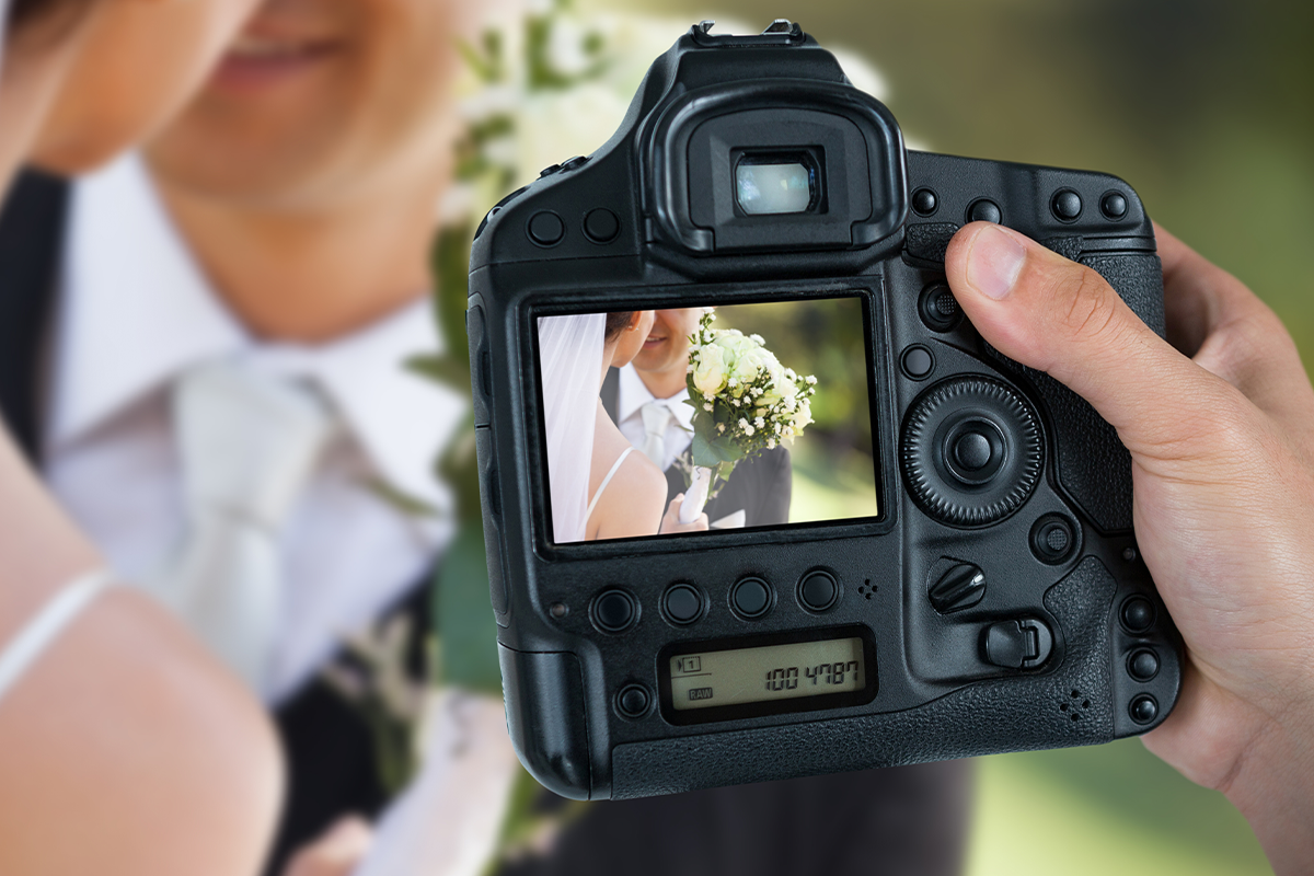 Fotografka pri fotení na svadbe omylom oslovila nevestu menom ženíchovej ex