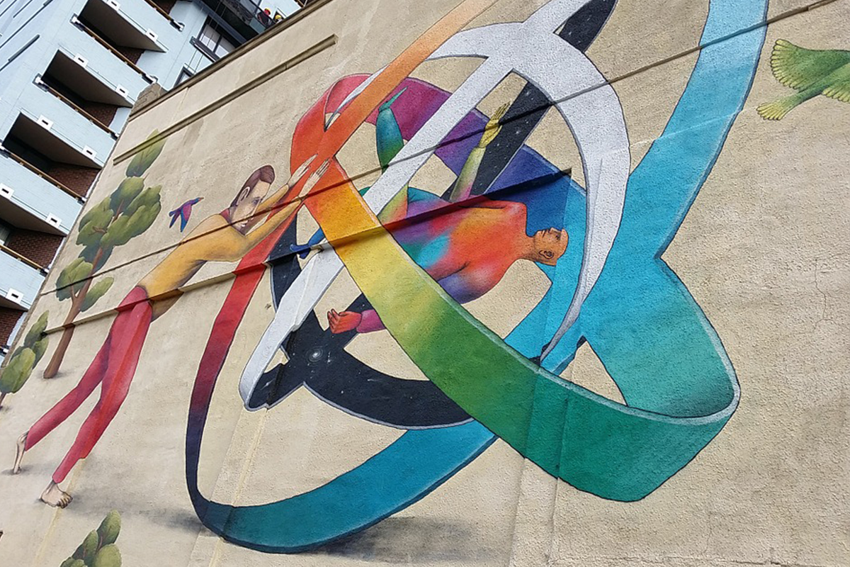Nádherné abstraktné 3D graffiti mladého umelca vytvárajú na budovách úchvatné optické ilúzie