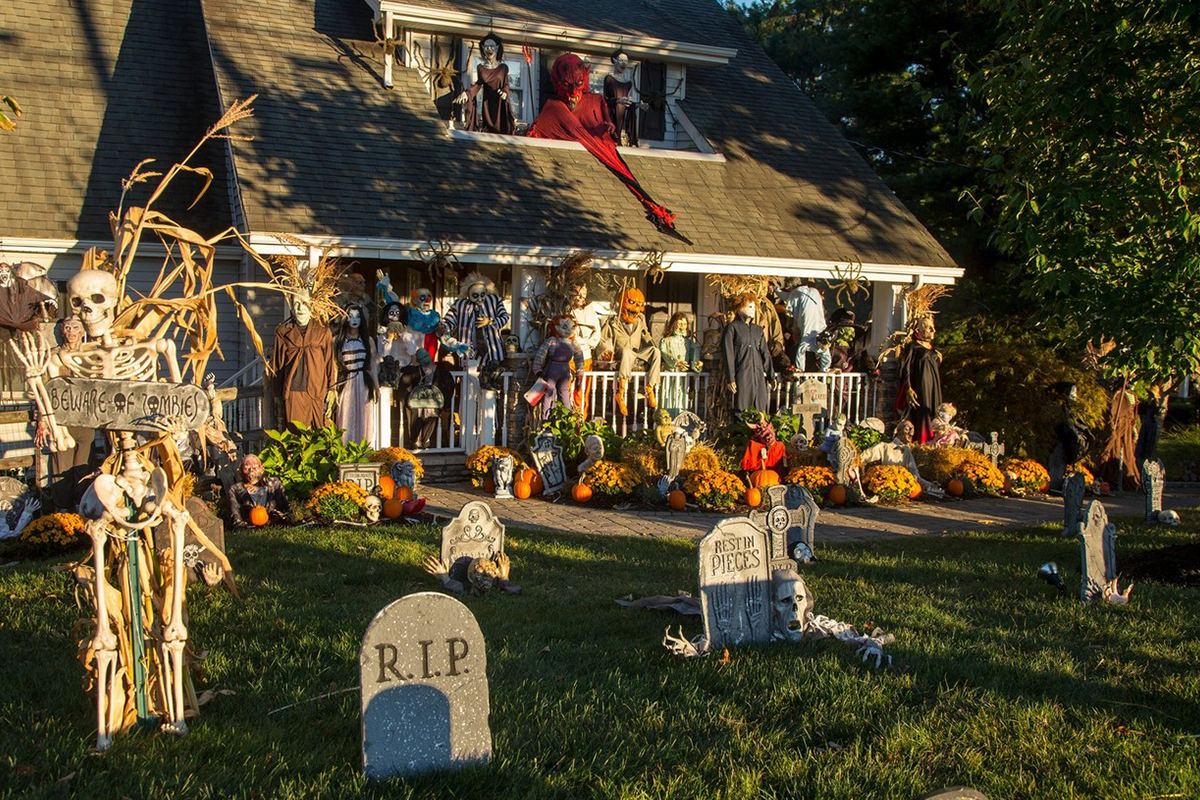 17 halloweensky nazdobených domov, okolo ktorých by si určite nechcel prechádzať potme