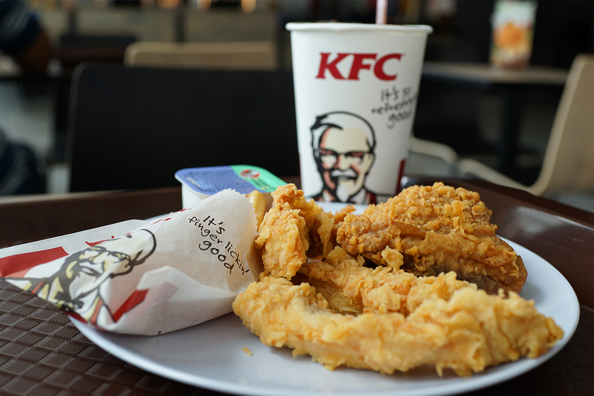 Mladík odhalil chybu v objednávkovom systéme KFC. Vďaka nej si užíval pol roka jedlo zdarma