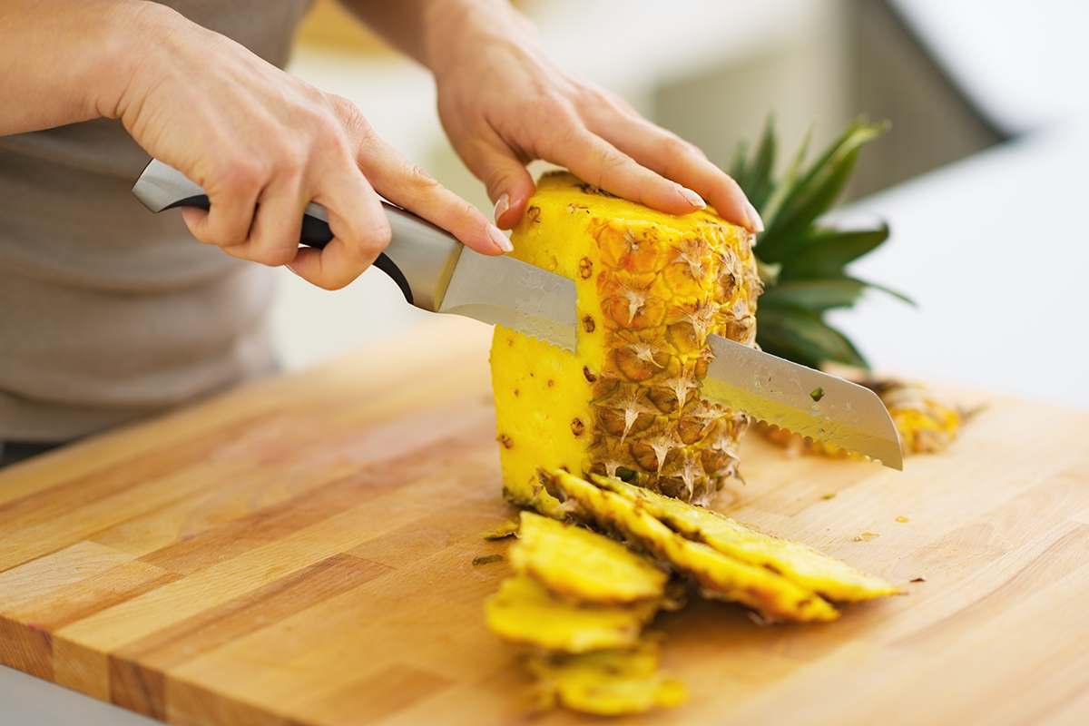 Prečo nás pri jedení ananásu pália ústa? Lekár na internete prezradil odpoveď