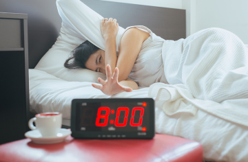 Ako sa zobúdzať plný energie? Lekár prezrádza, ako si vypočítaš, kedy máš ísť spať