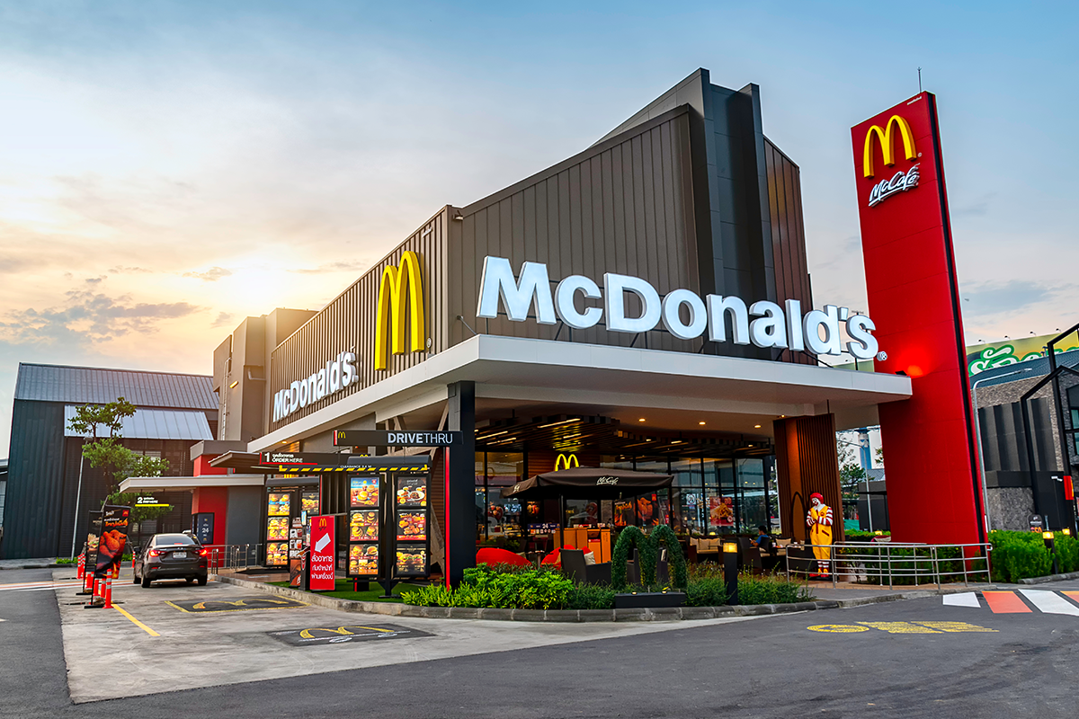 Ako vyzeral McDonald's v 90. rokoch? Týchto 15 obrázkov ti to prezradí