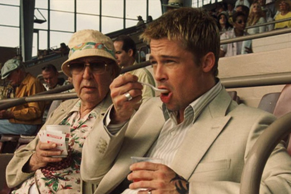 Prečo si Brad Pitt vo filmoch stále pochutnáva na nejakom jedle a aký vplyv to má na tržby?