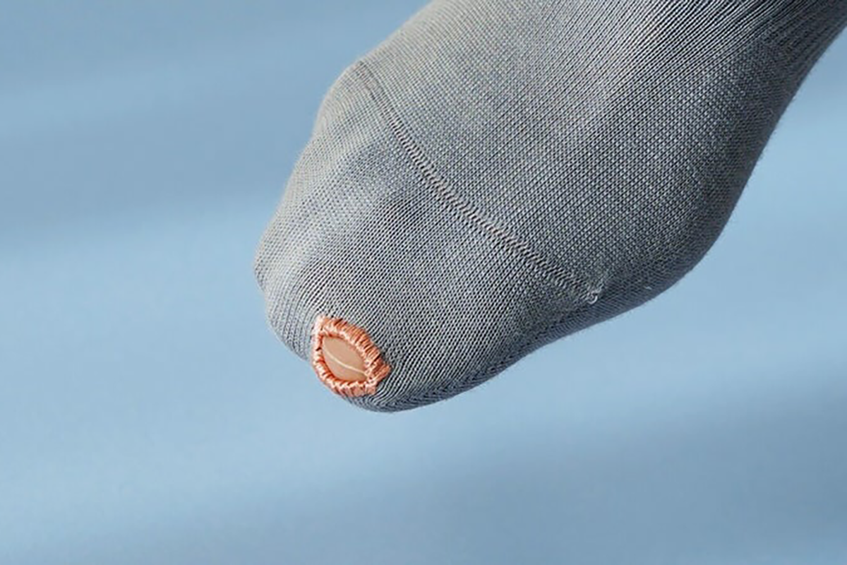 Japonci vyrábajú ponožky s dierami. Aký to má zmysel?