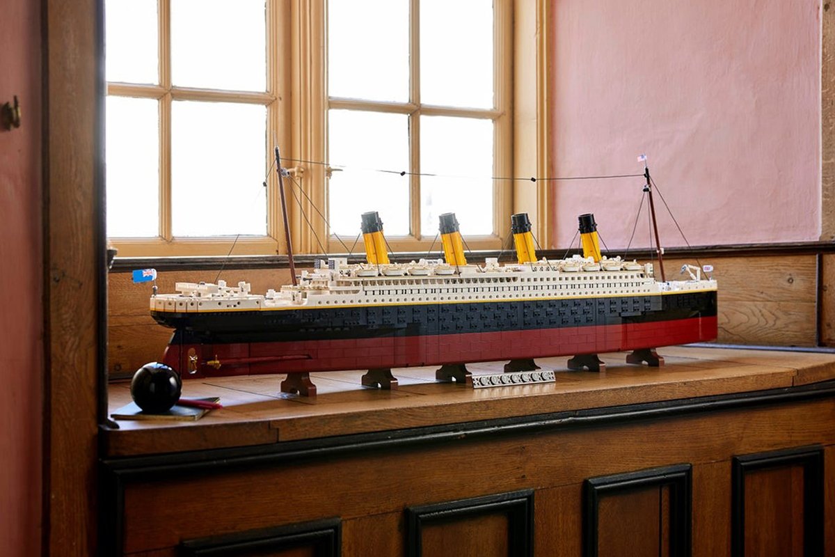 LEGO sa opäť prekonalo. Gigantický model Titanicu je najväčšou stavebnicou v histórii firmy