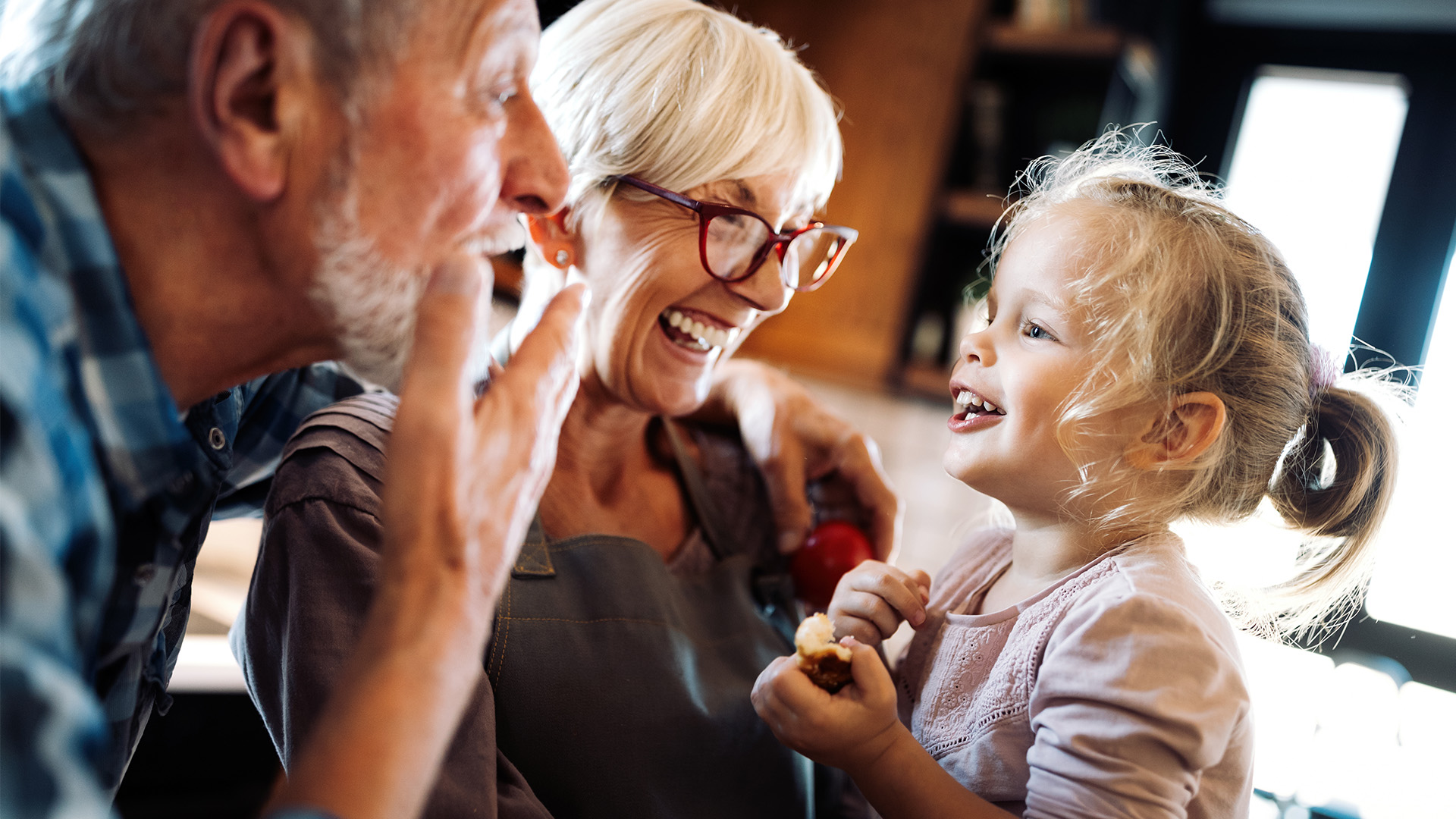 Deti, ktoré trávia veľa času so starými rodičmi, sú podľa vedcov šťastnejšie a zdravšie