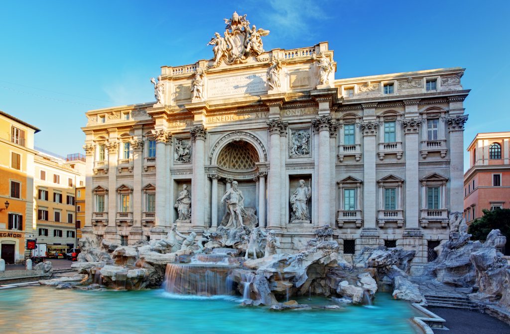 Európa, geografia, fakty a zaujímavosti, Rím, fontána di Trevi, turisti, peniaze