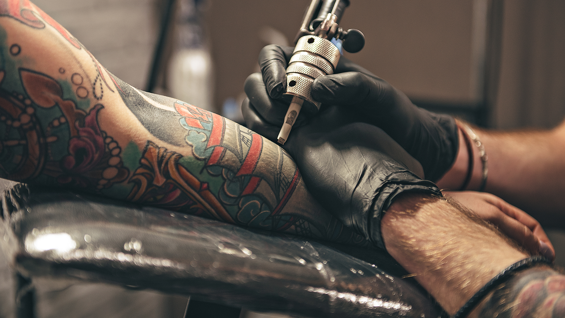 Tatéri na internete prezradili, ktoré druhy tetovaní neznášajú robiť