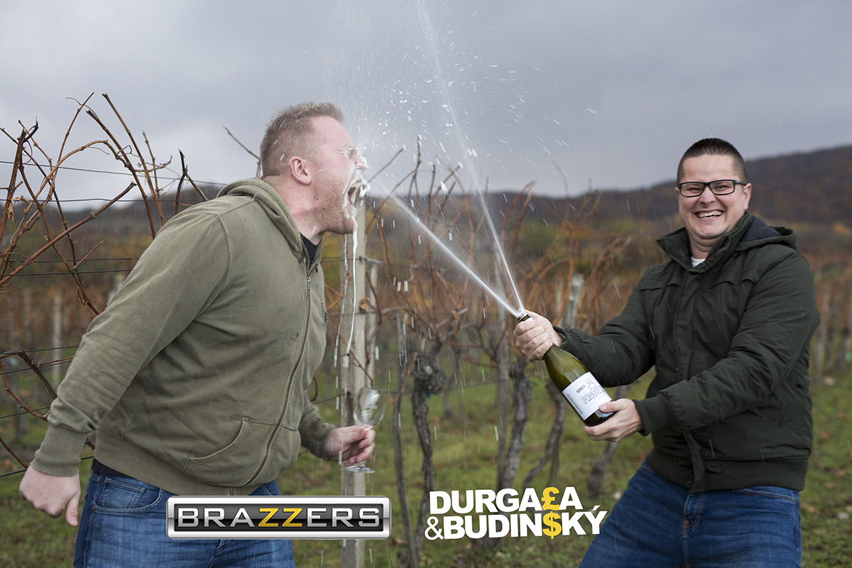 Dvaja Slováci svojim vínom pobláznili internety