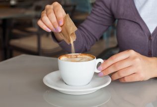 Cukor v káve predlžuje život