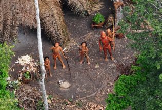 Kmeň Sentinelcov žije v dobrovoľnej izolácii už 60-tisíc rokov