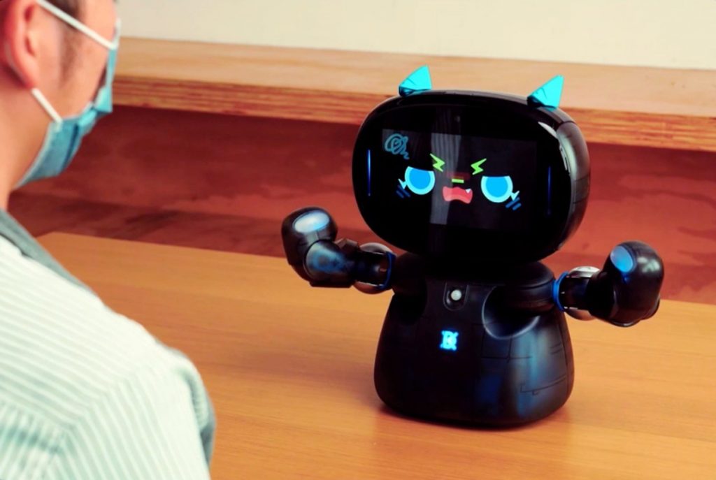 Roztomilý robot je tu pre všetkých tých, čo potrebujú povzbudiť počas práce z domu