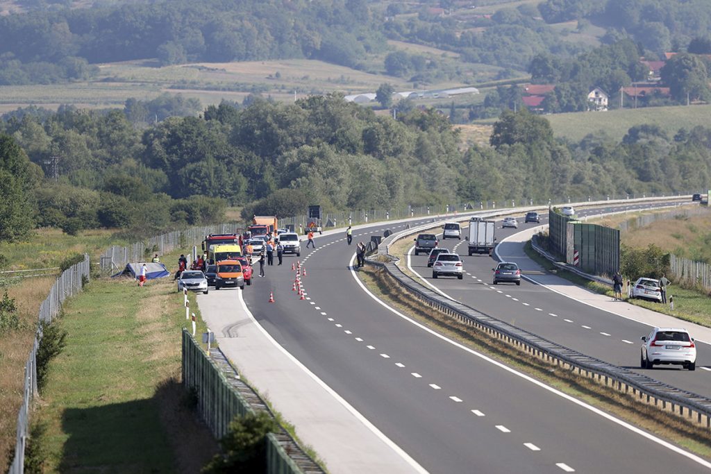 Počet obetí nehody poľského autobusu s pútnikmi v Chorvátsku stúpol na 12