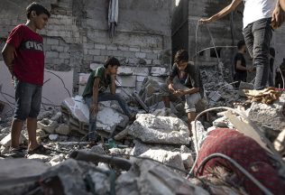 V Jeruzaleme zneli sirény. V Gaze prišlo o život už 32 ľudí vrátane detí