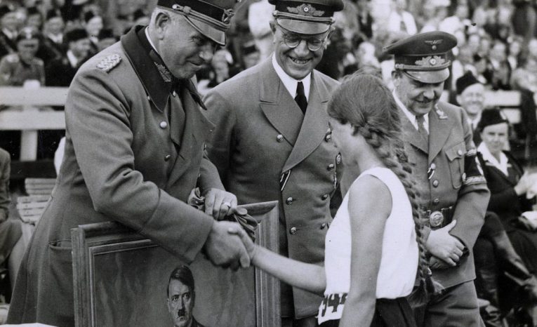 20 historických fotografií, ktoré ti ukážu, ako vyzeralo minulé storočie naprieč svetom