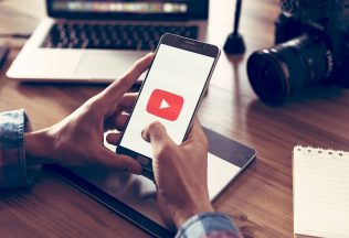 YouTube začal radiť pred videá 5 reklám, ktoré nebudeš môcť preskočiť