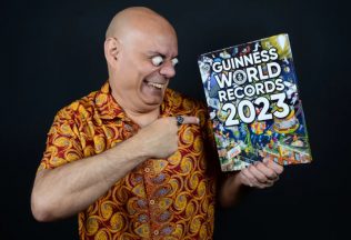 Sidney de Carvalho Mesquita, Brazília, Guinnessova kniha rekordov, svetový rekord, oči, vypúlené oči
