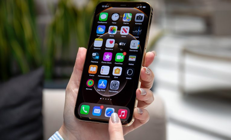 iPhone, Apple, Slovensko, koľko musí Slovák odpracovať, aby si kúpil iPhone