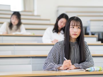 stredné Japonsko, pokusy o samovraždu, odkazy na toaletnom papieri, nárast samovrážd v Japonsku