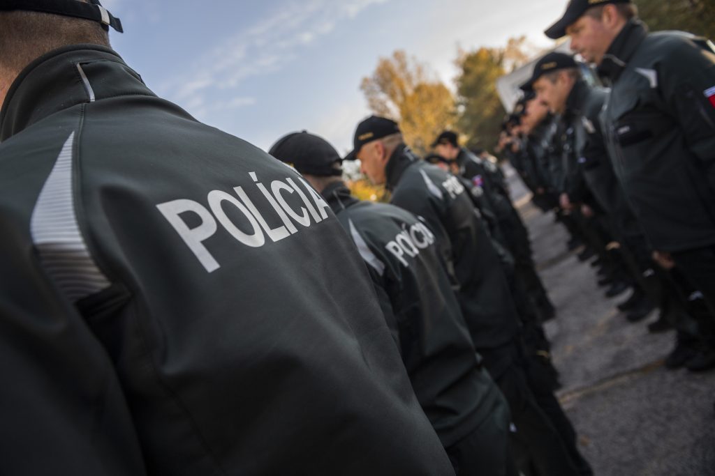 slovenskí policajti