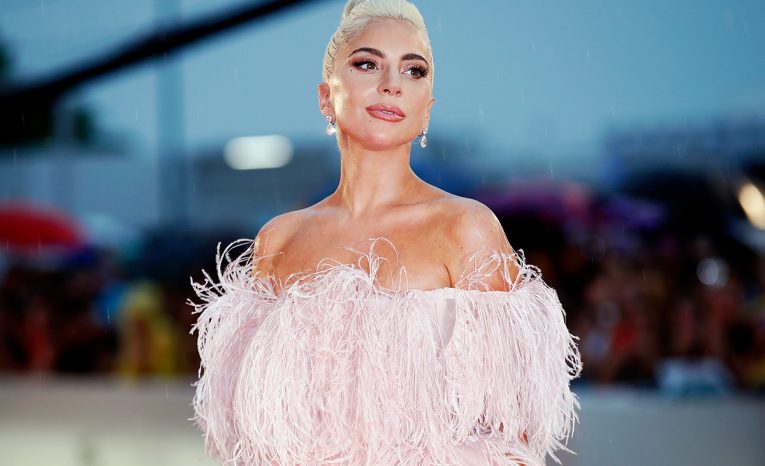 lakomé celebrity, šetriť peniaze, Lady Gaga, známe osobnosti