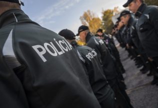 slovenský policajt ukradol 100-tisíc eur, peniaze vyzbieral na pokutách