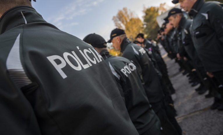 slovenský policajt ukradol 100-tisíc eur, peniaze vyzbieral na pokutách