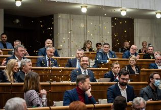 Romana Tabak, konfety, parlament, schválenie rozpočtu