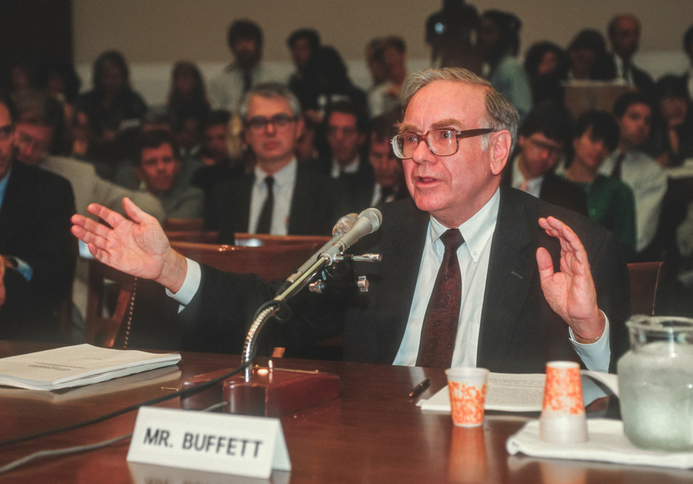 Warren Buffett, bohatý človek, lakomec