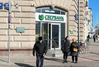 Rusko, banka, podpaľač, Sberbank, Molotovov koktail, krádež