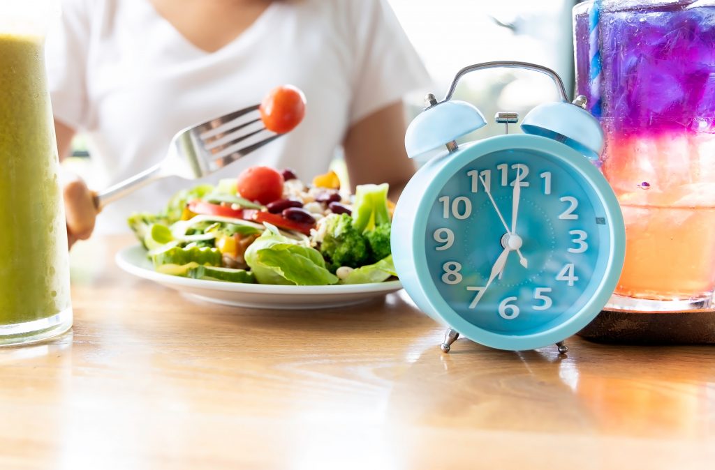 intermittent fasting, prerušované hladovanie, zdravé stravovanie, diéta