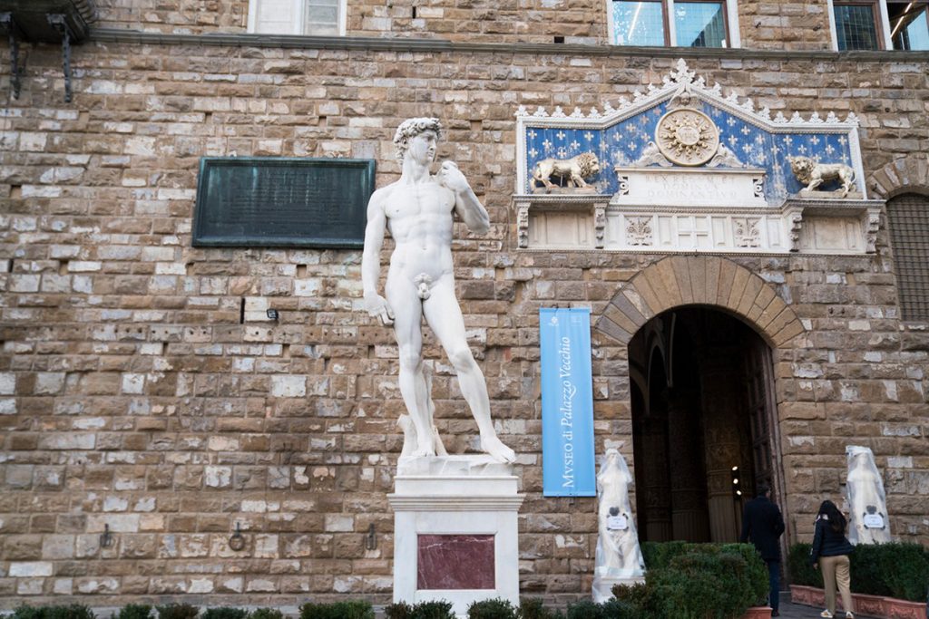 Riaditeľka školy musela odstúpiť po tom, čo rodičia označili Michelangelovho Dávida za pornografiu
