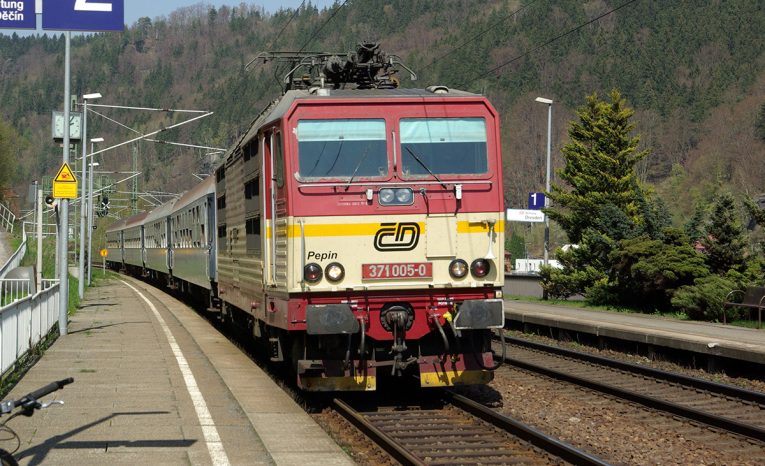 Slovenské železnice kazia Čechom vlaky. Čo od nás žiadajú a ako reagovalo ministerstvo dopravy?