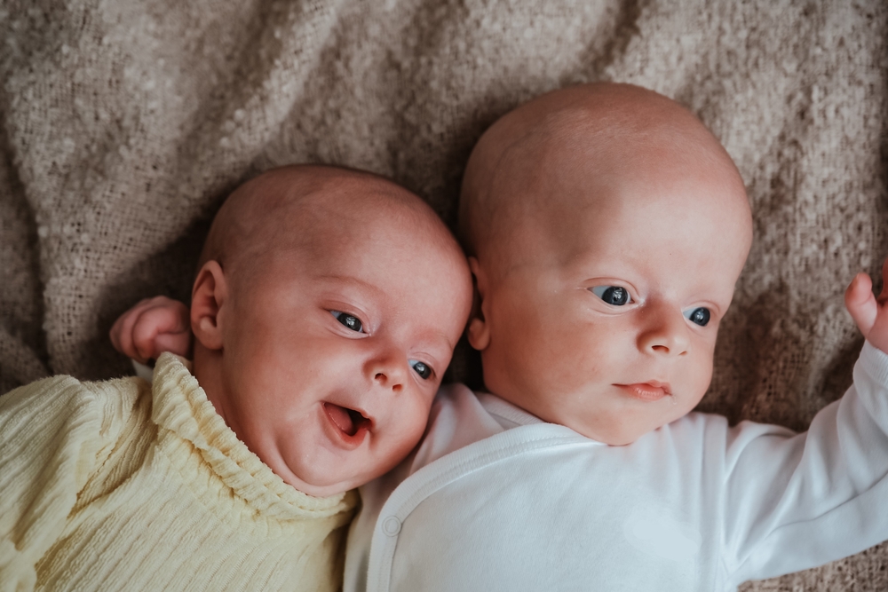 kontroverzné vedecké experimenty, psychológia, bábätko, dvojičky