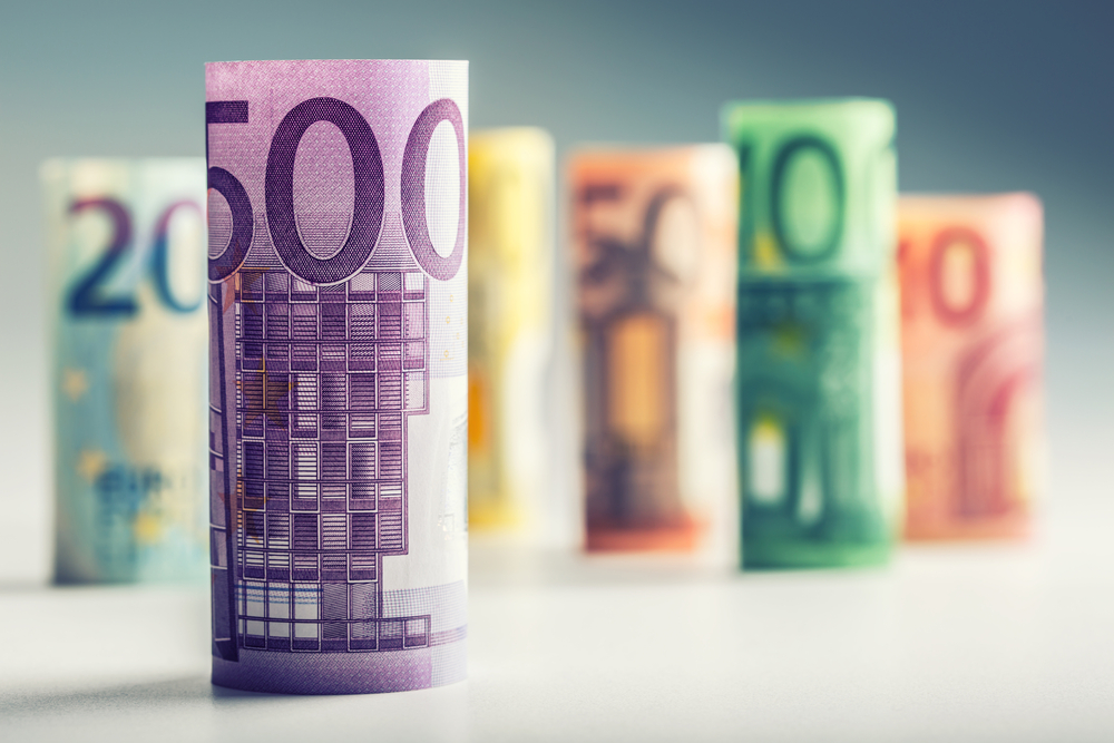euro, peniaze, hotovosť, bankovky, Slovensko, poplatky