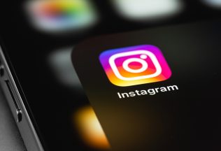 Instagram, hruška, emoji, sociálny experiment, aplikácia, mobil, telefón